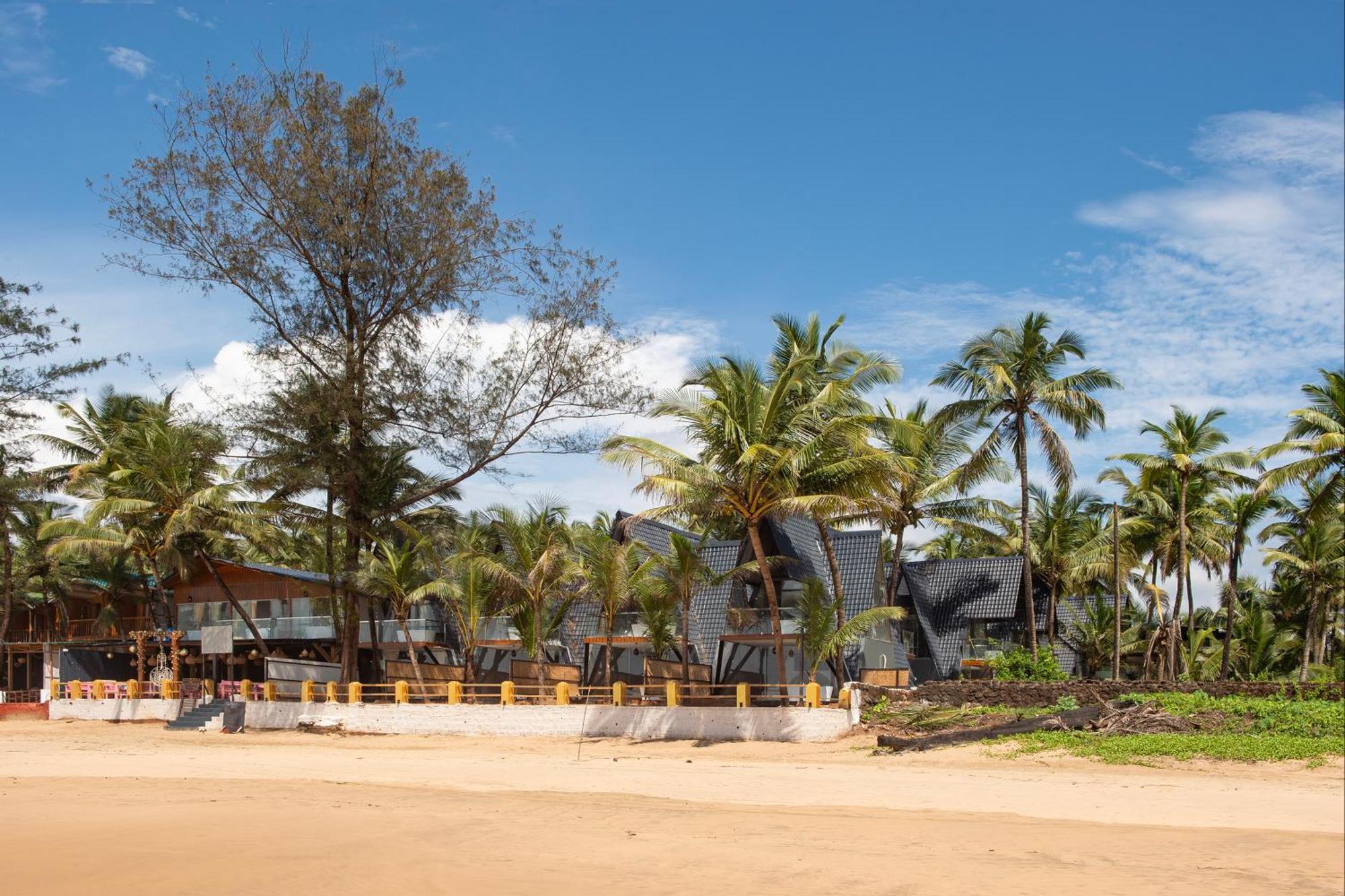 The Rose Goa Beach Resort Agonda Eksteriør billede